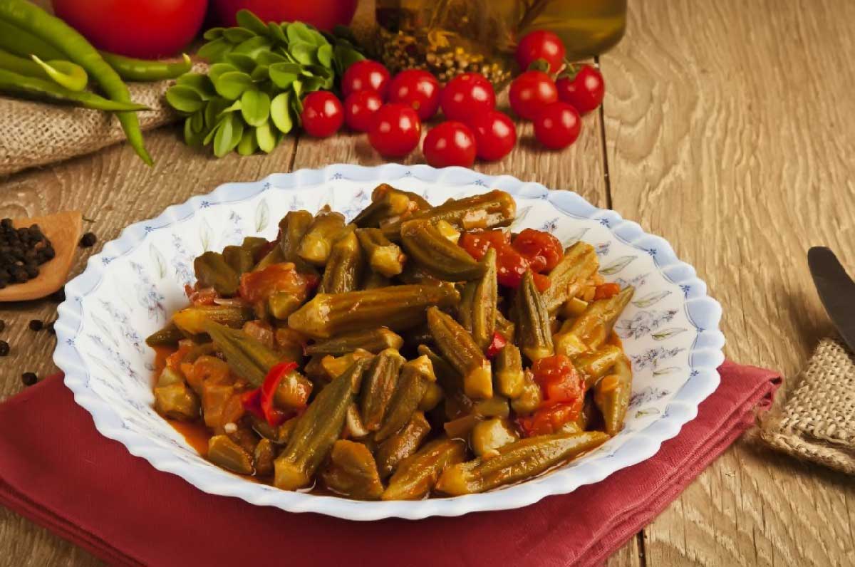 Zeytinyağlı Bamya Nasıl Yapılır?