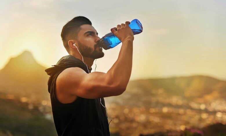 Ayakta Su İçmenin Ruhsal Ve Fiziksel Zararı